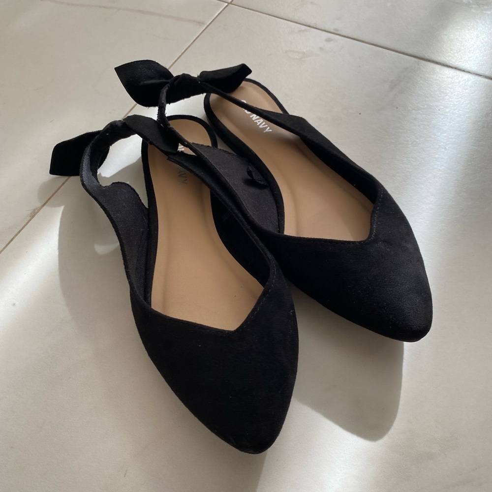 Old Navy Women’s Black Velvet Flats
